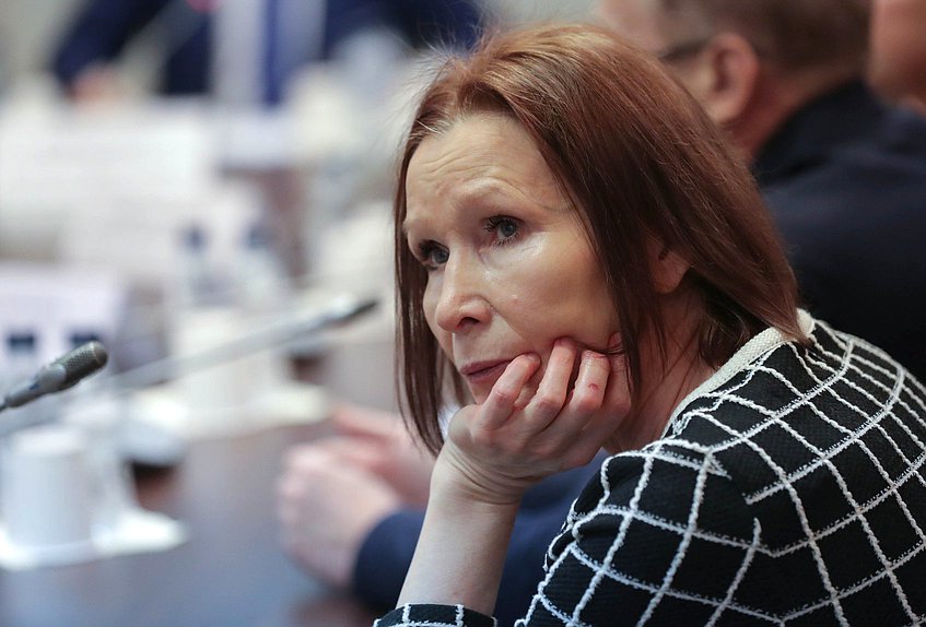 Круглый стол Комитета по экологии, природным ресурсам и охране окружающей среды на тему «О законодательном регулировании растительного мира России: проблемы и перспективы»