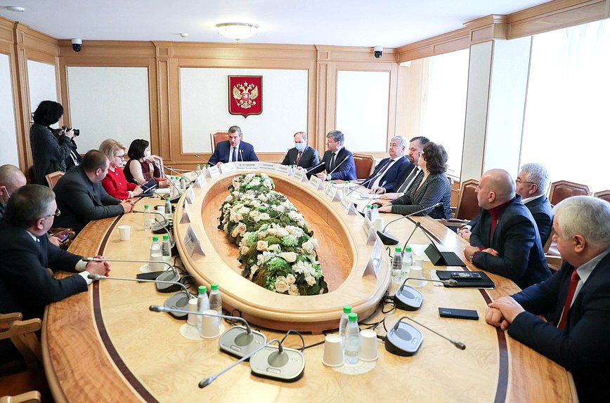 Встреча членов Комитета по международным делам с Чрезвычайным и Полномочным Послом РФ в США Анатолием Антоновым
