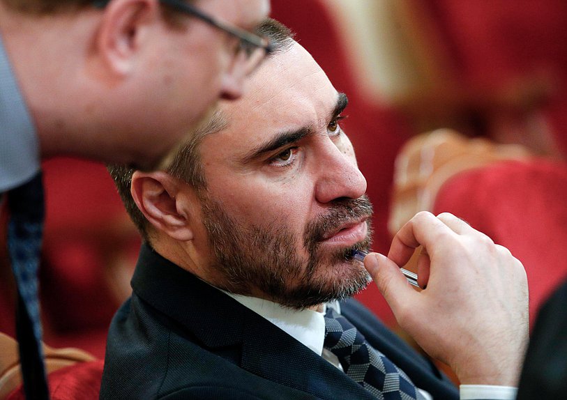 Председатель Комитета по охране здоровья Дмитрий Хубезов