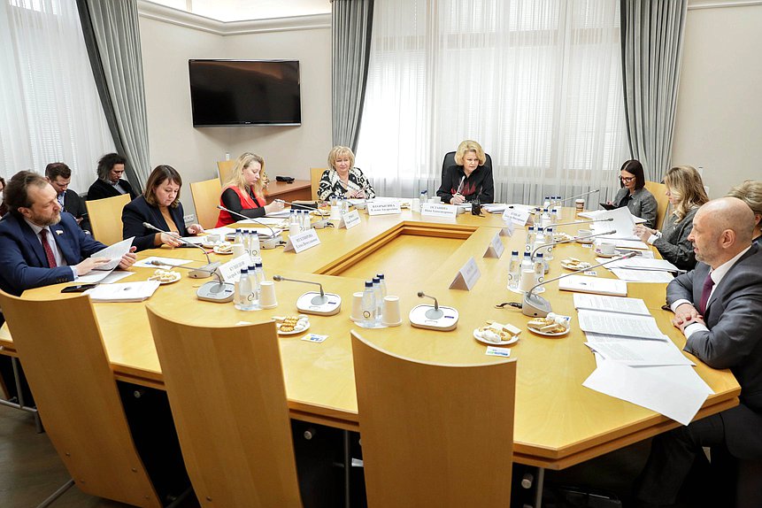 Заседание Комитета по вопросам семьи, женщин и детей