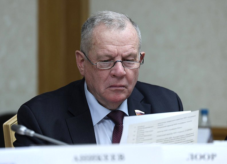 Член Комитета по аграрным вопросам Иван Лоор