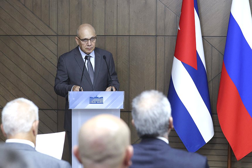 Член Политбюро, Секретарь Центрального Комитета Коммунистической партии Республики Куба по организационным вопросам, депутат Национальной ассамблеи народной власти Республики Куба Роберто Томас Моралес Охеда