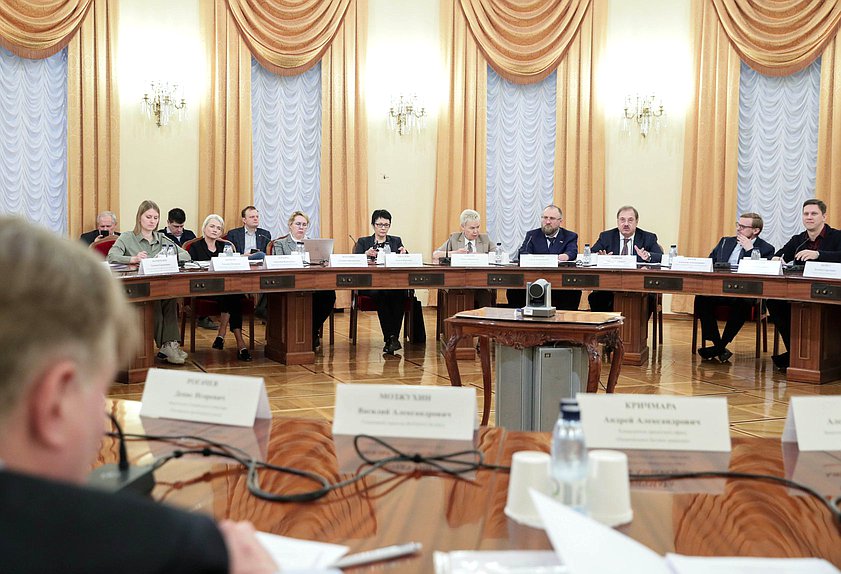 Заседание рабочей группы при Комитете по физической культуре и спорту на тему «Развитие массового спорта в Российской Федерации»