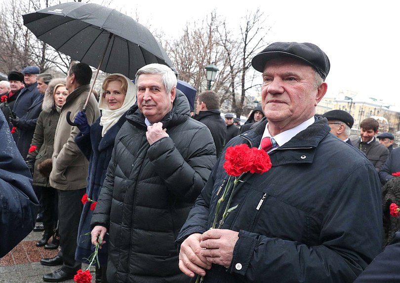 Первый заместитель Председателя Государственной Думы Иван Мельников и руководитель фракции КПРФ Геннадий Зюганов