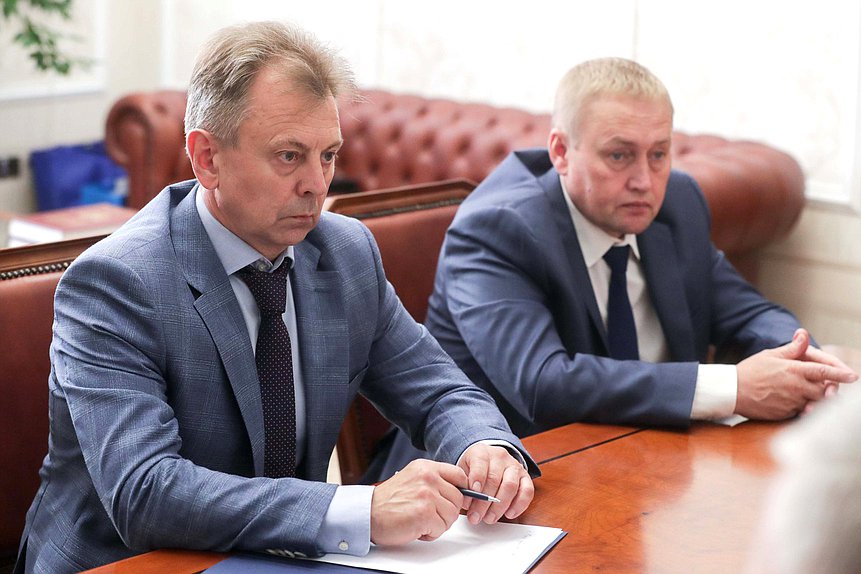 Член ЦИК РФ Игорь Борисов и член Комитета по безопасности и противодействию коррупции Андрей Альшевских
