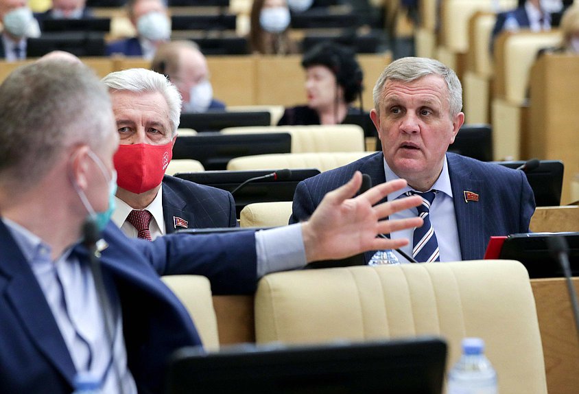 Первый заместитель Председателя Комитета по труду, социальной политике и делам ветеранов Николай Коломейцев