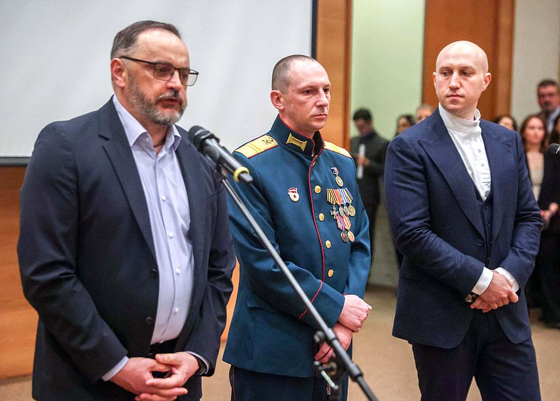Показ первой серии документального фильма «У края бездны» («Прорыв к центру»)