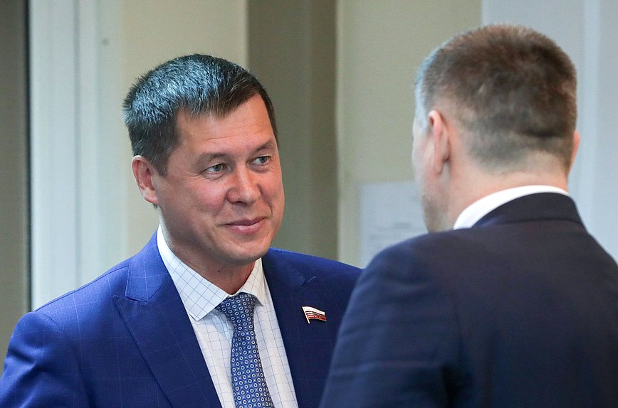 Член Комитета по экологии, природным ресурсам и охране окружающей среды Зариф Байгускаров