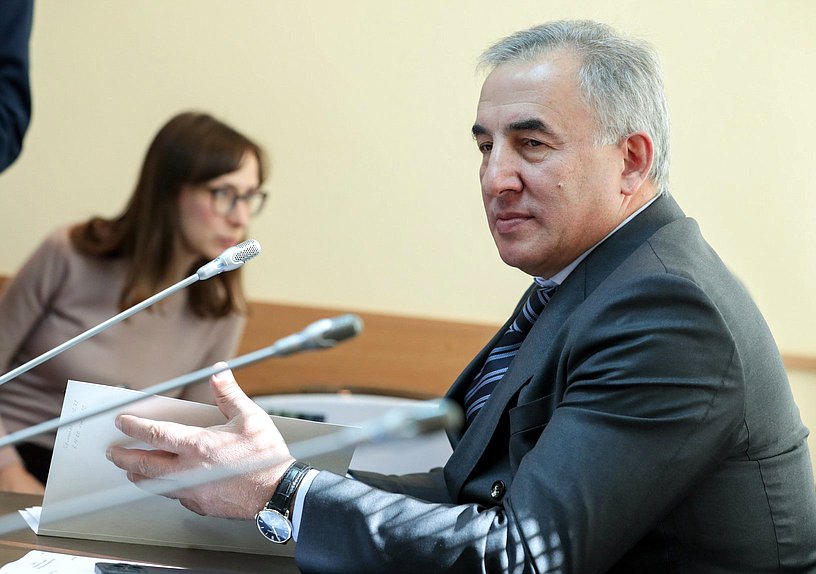 Заместитель Председателя Комитета по транспорту и развитию транспортной инфраструктуры Руслан Лечхаджиев