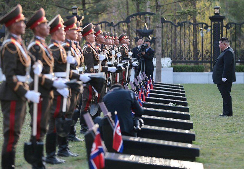 Председатель Государственных дел Корейской Народно-Демократической Республики Ким Чен Ын