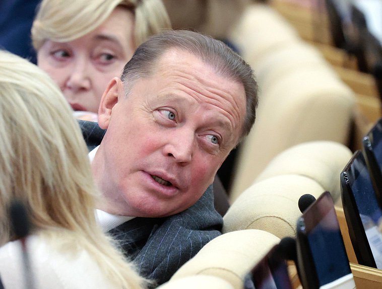 Член фракции "Единая Россия" Айдар Метшин
