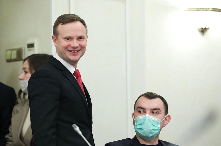Заместитель Председателя Комитета по молодежной политике Владимир Исаков