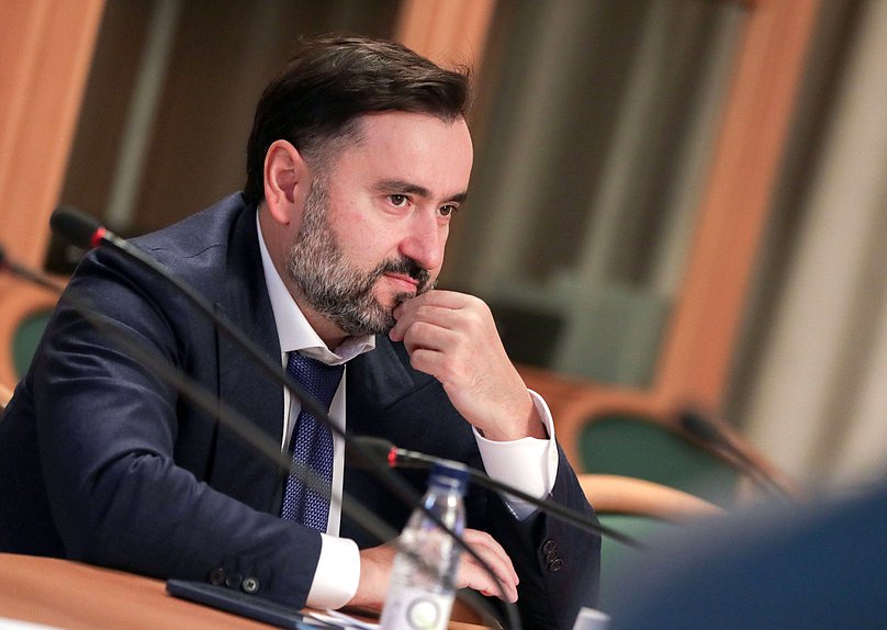 Член Комитета по экологии, природным ресурсам и охране окружающей среды Бекхан Агаев