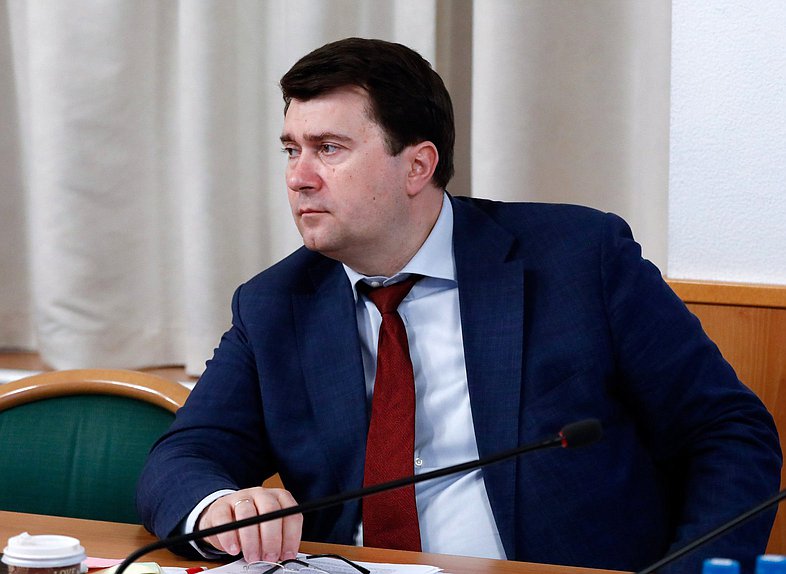 Заместитель Председателя Комитета по экологии, природным ресурсам и охране окружающей среды Олег Лебедев