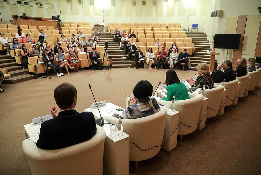 Заседание экспертного совета Комитета по вопросам семьи, женщин и детей