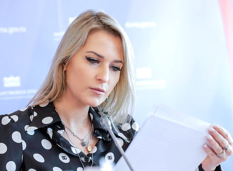Председатель Комитета по развитию гражданского общества, вопросам общественных и религиозных объединений Яна Лантратова
