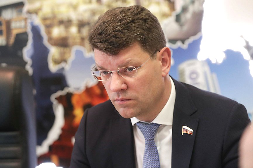 Член Комитета по экономической политике Денис Кравченко