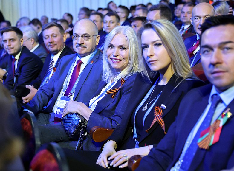 Председатель Комитета по науке и высшему образованию Сергей Кабышев, Председатель Комитета по просвещению Ирина Белых и Председатель Комитета по развитию гражданского общества, вопросам общественных и религиозных объединений Яна Лантратова