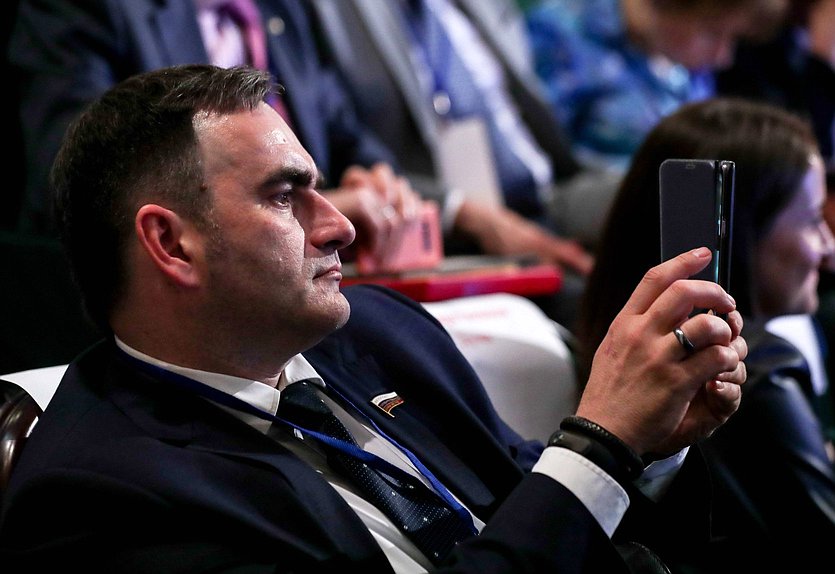 Член Комитета по охране здоровья Юрий Кобзев