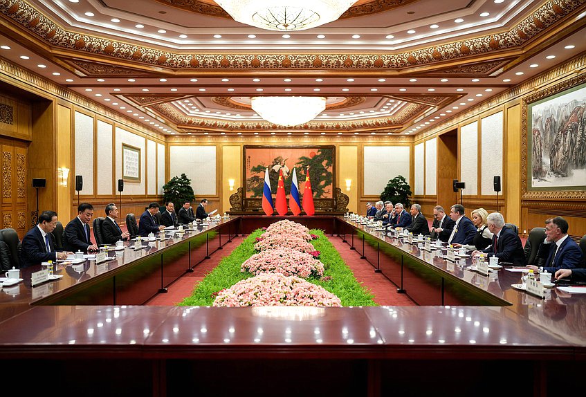 维亚切斯拉夫·沃洛金国家杜马主席和习近平中华人民共和国主席举行了会晤