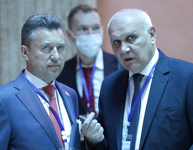 Member of the Committee on Security and Corruption Control Anatolii Vybornyi and Chief of Staff of the Committee on Issues of the Commonwealth of Independent States and Contacts with Fellow Countryman Mikhail Krotov