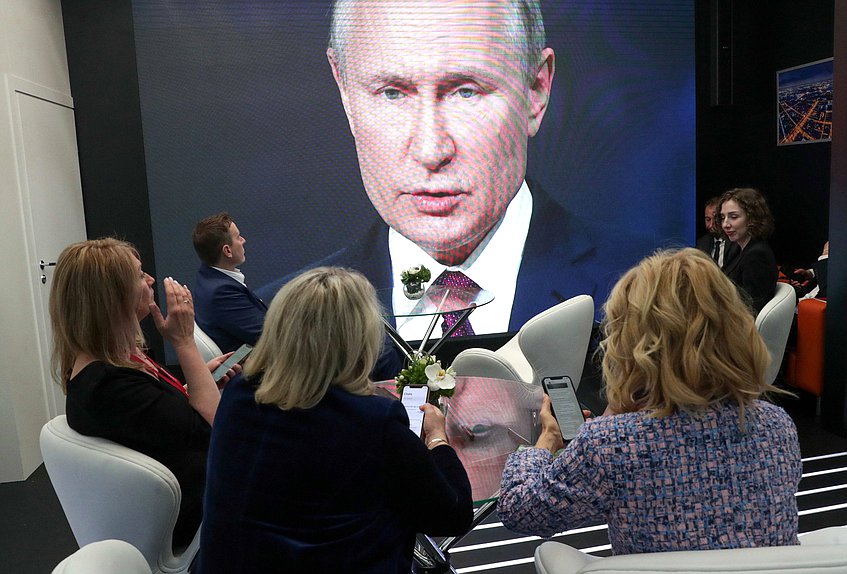 Председатель Государственной Думы Вячеслав Володин и депутаты приняли участие в работе Петербургского международного экономического форума (ПМЭФ)