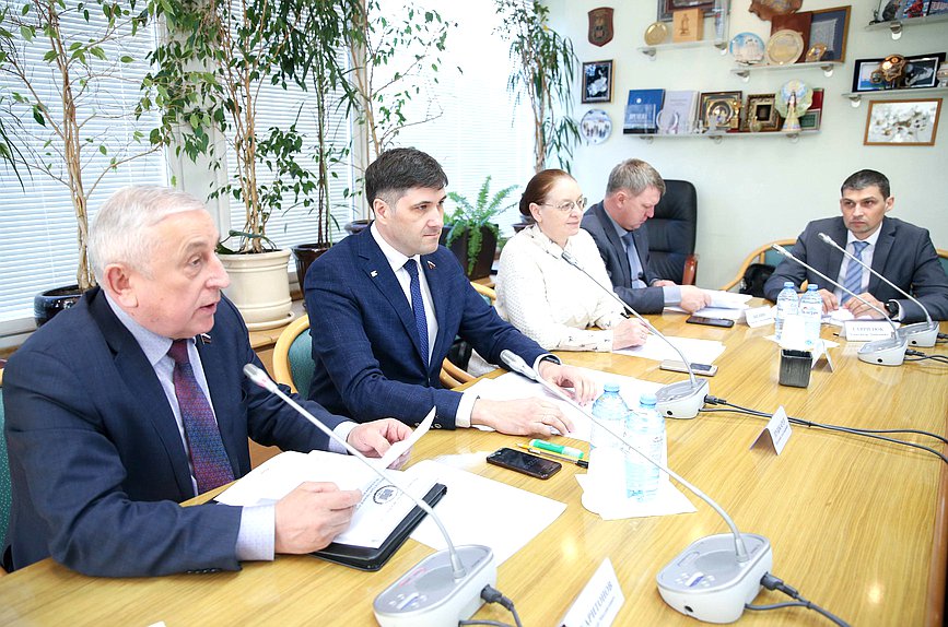 Председатель Комитета по региональной политике и проблемам Севера и Дальнего Востока Николай Харитонов