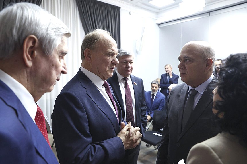 Руководитель фракции КПРФ Геннадий Зюганов