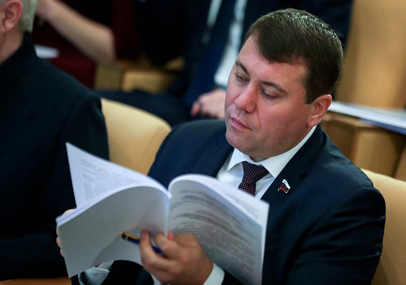 Член комитета Совета Федерации по экономической политике Иван Абрамов