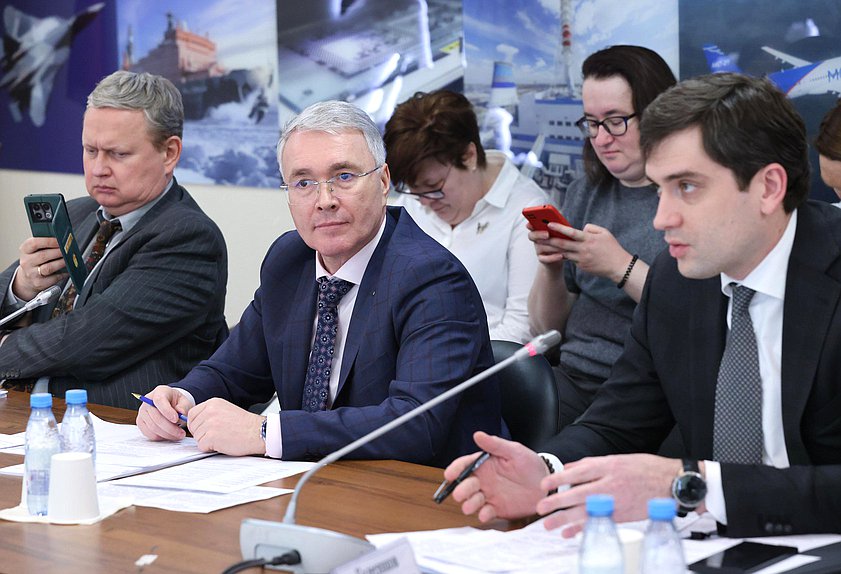 Член Комитета по экономической политике Эдуард Кузнецов