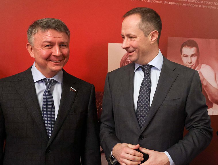 Заместитель Председателя Комитета по физической культуре и спорту Амир Хамитов и член Комитета Роман Терюшков