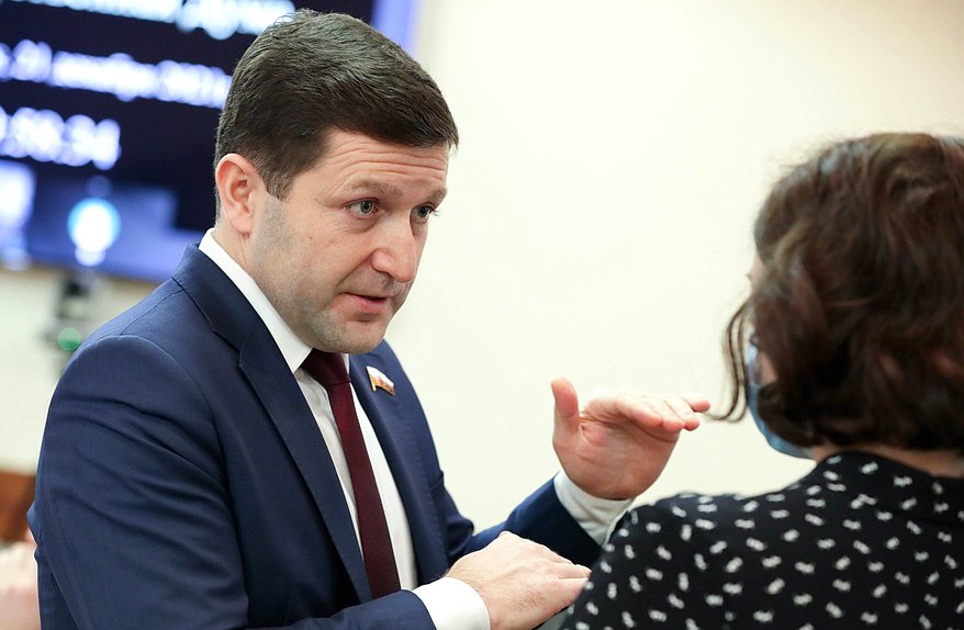 Член Комитета по энергетике Борис Гладких