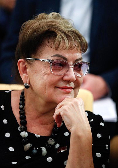 Член Комиссии по Регламенту и обеспечению деятельности Государственной Думы Ольга Алимова