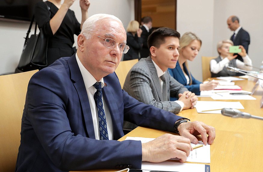 Член Комитета по просвещению Михаил Берулава