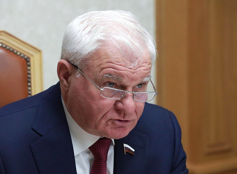 Первый заместитель Председателя Комитета по аграрным вопросам Владимир Плотников