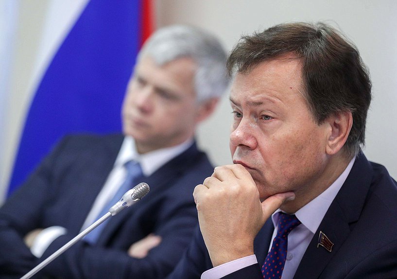 Первый заместитель председателя Комитета по экономической политике, промышленности, инновационному развитию и предпринимательству Николай Арефьев