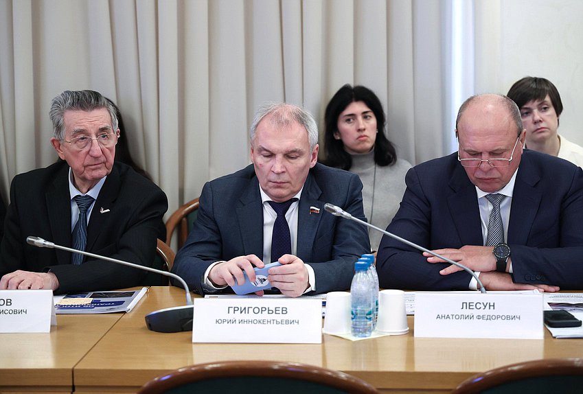 Заседание Комитета по транспорту и развитию транспортной инфраструктуры с участием Министра транспорта РФ Андрея Никитина