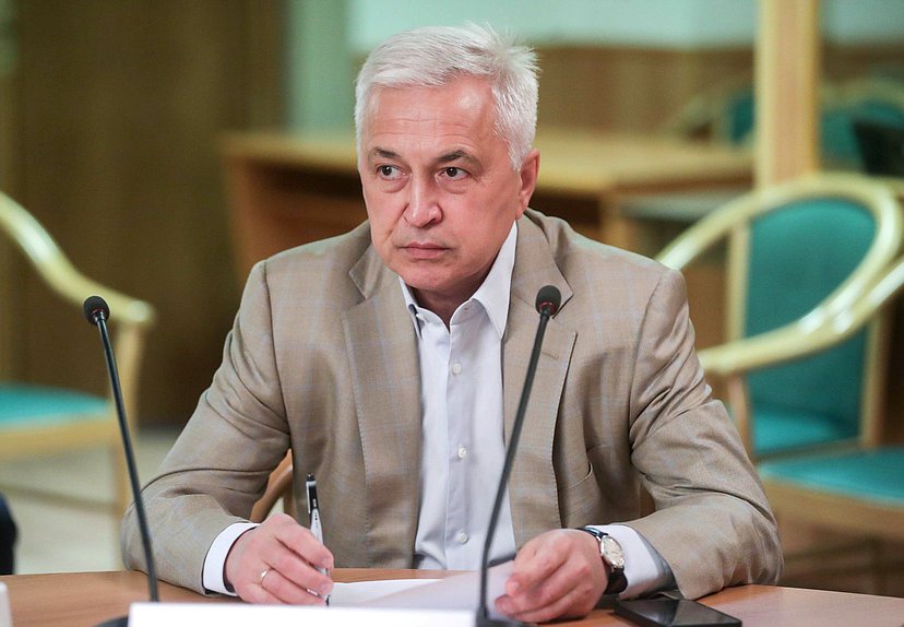 Член Комитета по экологии, природным ресурсам и охране окружающей среды Азат Ягафаров