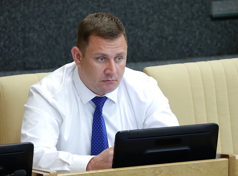 Член Комитета по строительству и ЖКХ Юрий Нестеренко