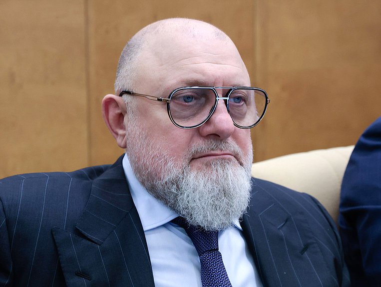 Член фракции ЛДПР Джамбулат Умаров