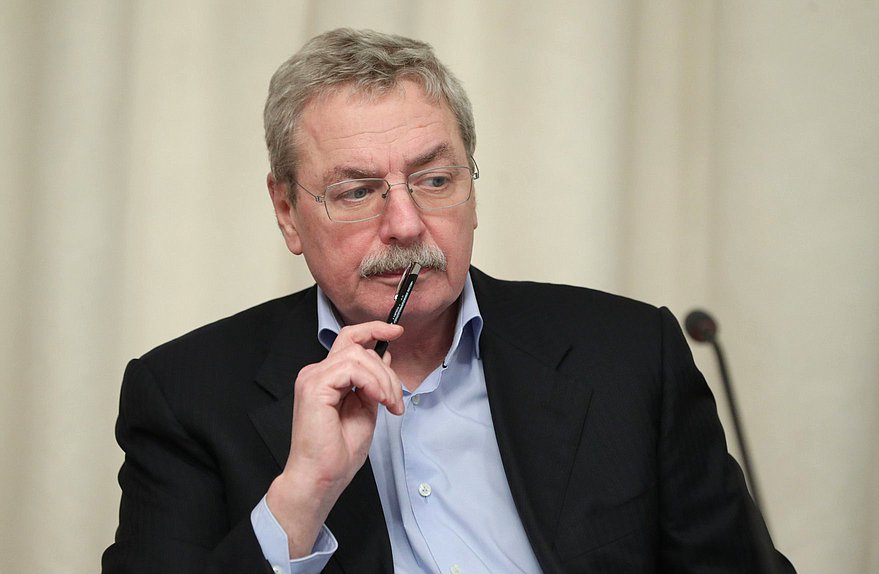 Круглый стол Комитета по энергетике на тему «Меры законодательного регулирования для обеспечения устойчивого развития ТЭК РФ в условиях экономических санкций»