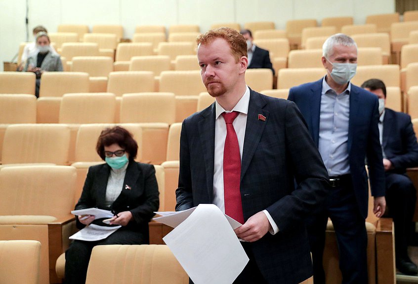 Член Комитета по бюджету и налогам Денис Парфенов