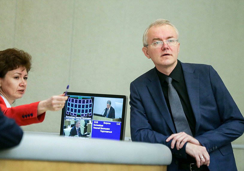 Член Комитета по труду, социальной политике и делам ветеранов Олег Шеин