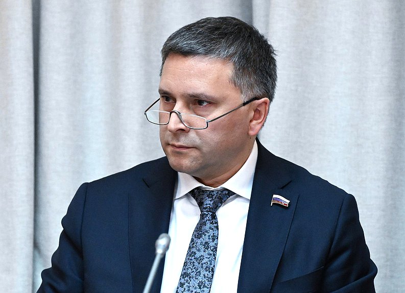 Председатель Комитета по экологии, природным ресурсам и охране окружающей среды Дмитрий Кобылкин