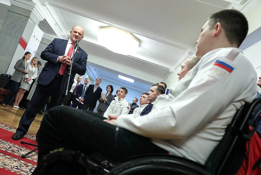 Руководитель фракции КПРФ Геннадий Зюганов