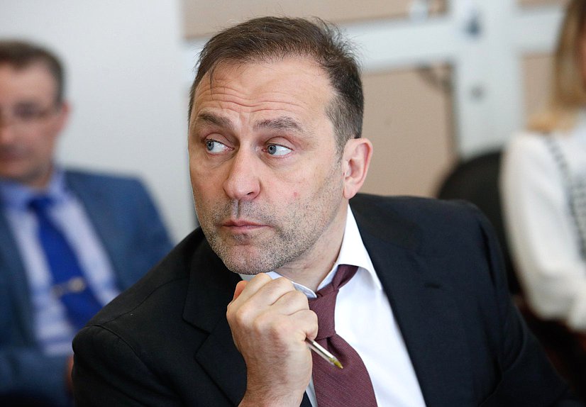 Председатель Комитета по физической культуре и спорту Дмитрий Свищев