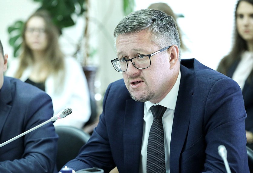 Заседание Комитета по молодежной политике