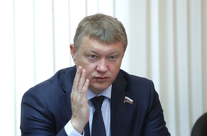 Первый заместитель Председателя Комитета по природным ресурсам, собственности и земельным отношениям Евгений Марков