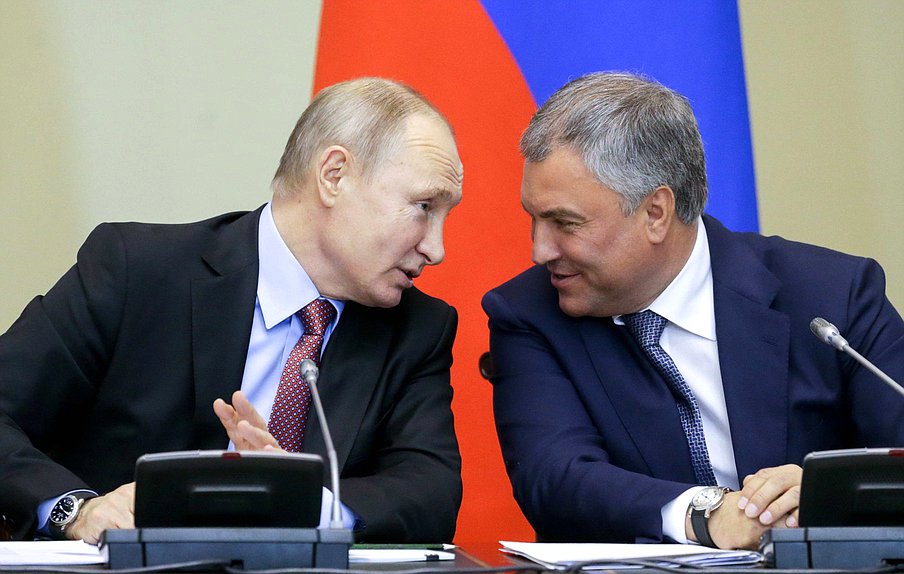 Президент РФ Владимир Путин и Председатель Государственной Думы Вячеслав Володин