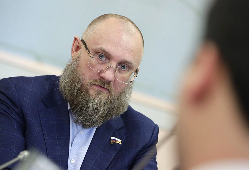 Заместитель Председателя Комитета по физической культуре и спорту Сергей Бурлаков